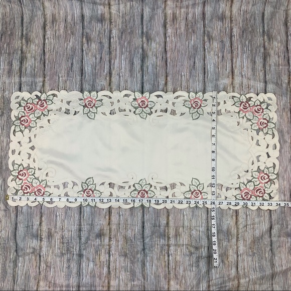 Handmade Embroidered Floral Table Runner - Picture 13 of 14